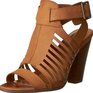 NEW Soda Yummy - Gladiator Cutout Stacked Heel